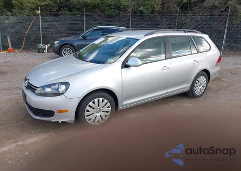 2011 Volkswagen Jetta Sportwagen 2.5L S z USA, uszkodzony, nr VIN 3VWPZ7AJ8BM700205